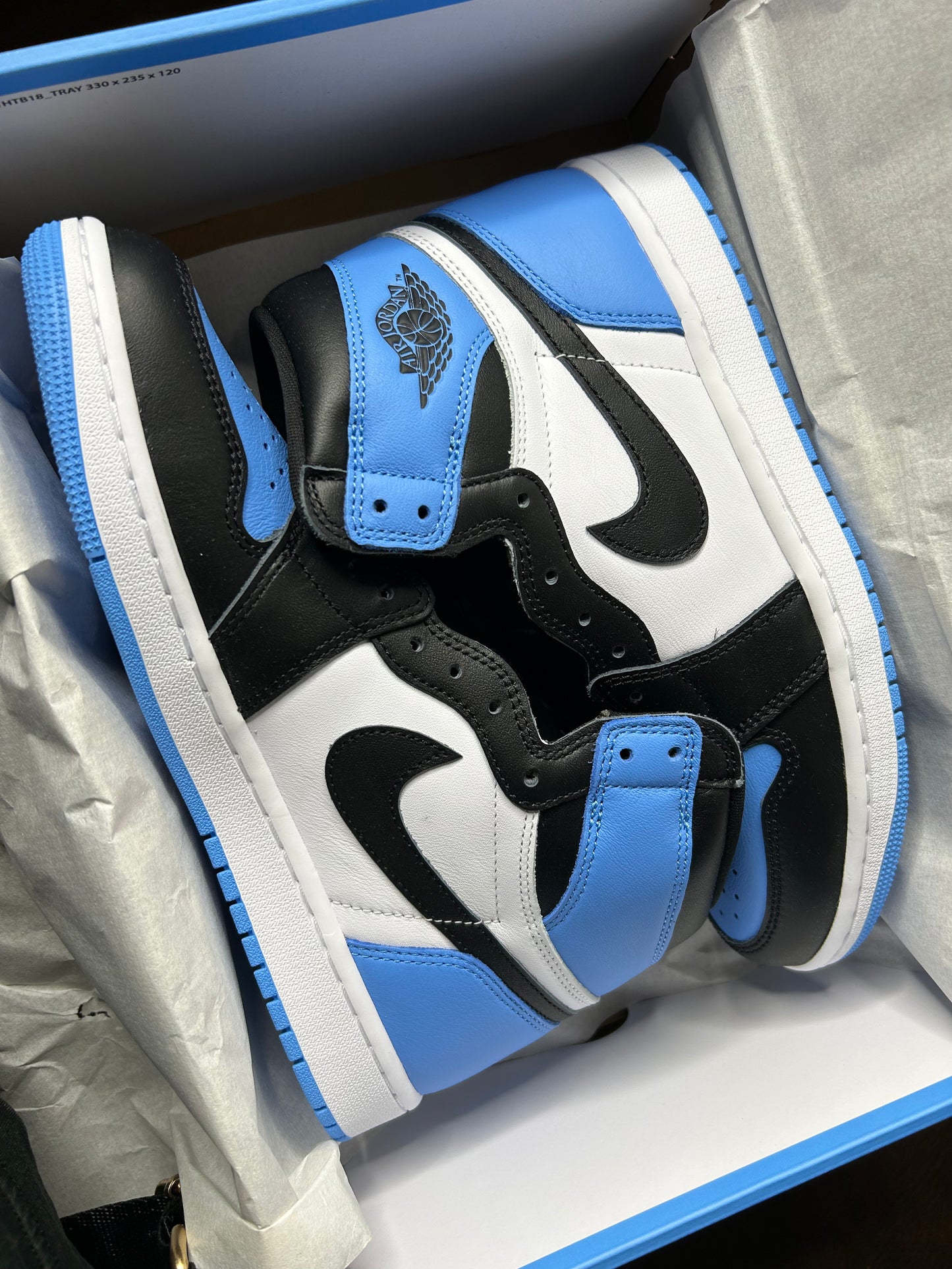 AIR JORDAN 1 RETRO HIGH OG 'UNC TOE'