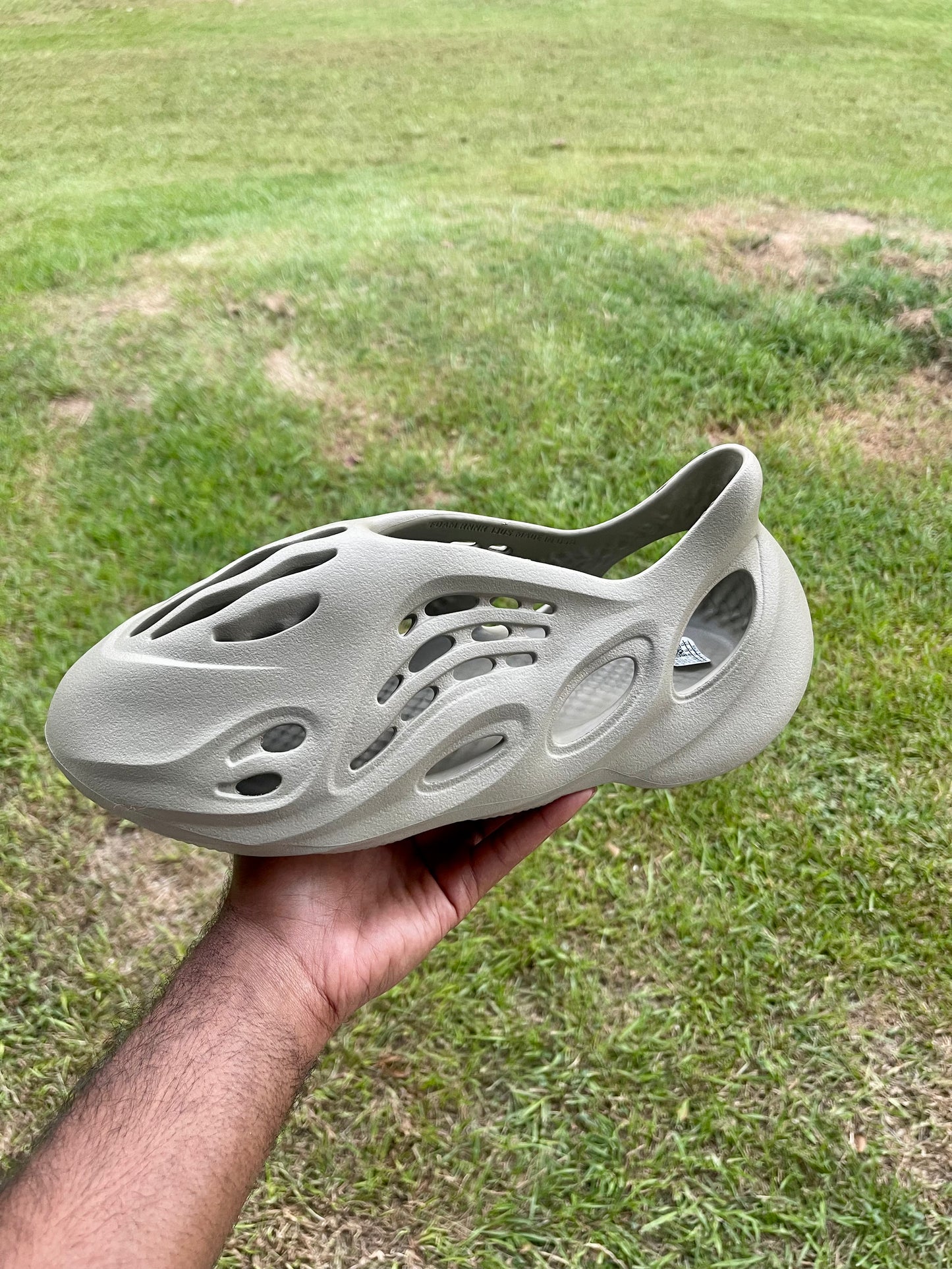 YEEZY FOAM RUNNER 'STONE SALT'