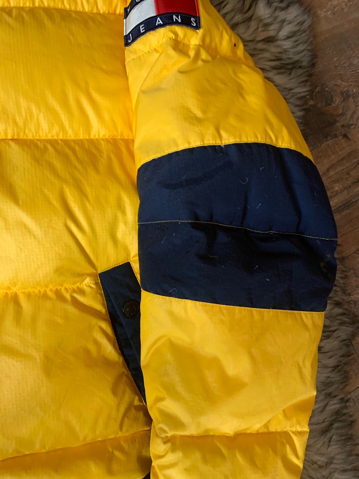 Vintage 90s Tommy Hilfiger puffer jacket