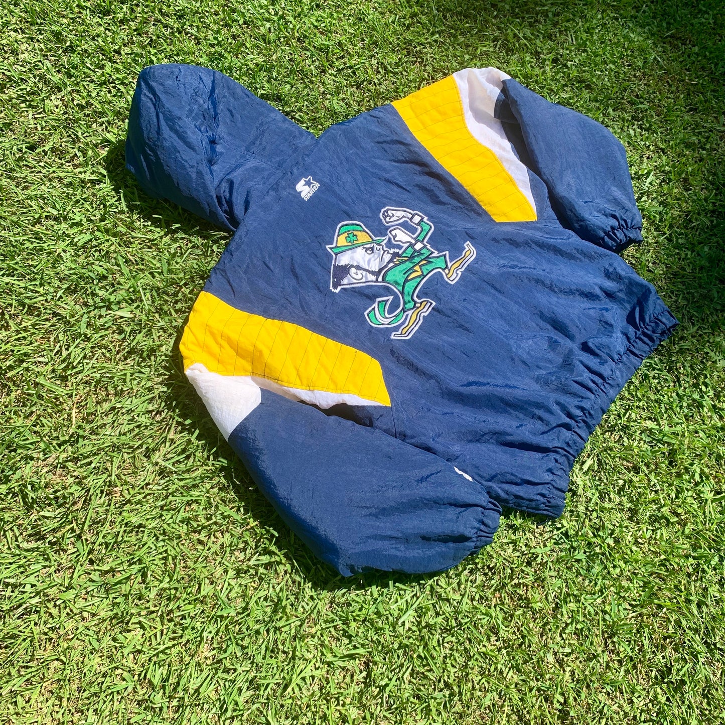 Vintage Retro 90s Notre Dame puffer starter jacket