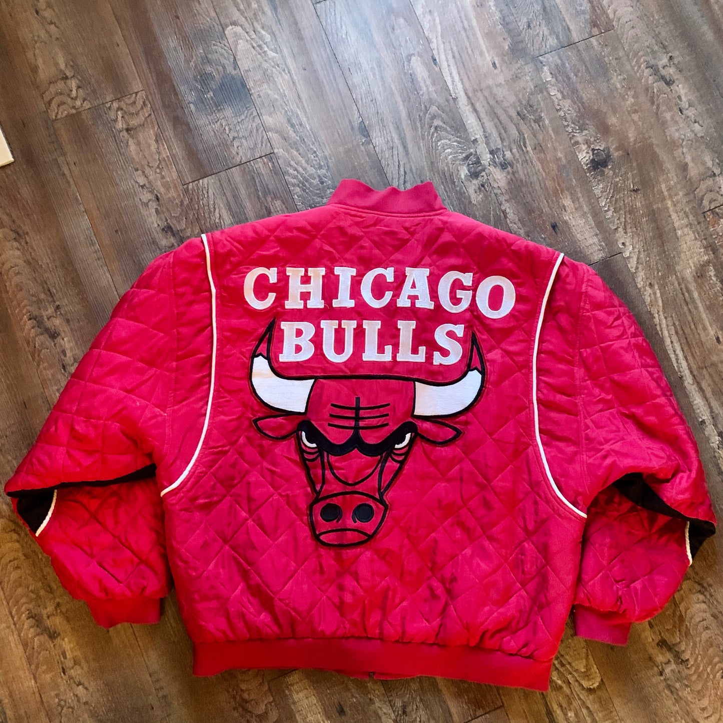 Chicago Bulls 90’s NBA Rare JH Silk Jacket