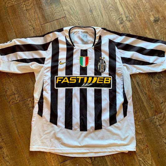 Vintage 2003/04 Nike Juventus F.C. Fastweb soccer jersey